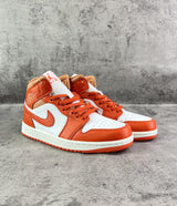 Nike air Jordan 1 mid, orange.