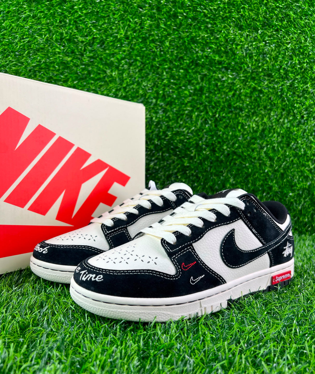 Nike Schuhe SB Dunk Low, Supreme