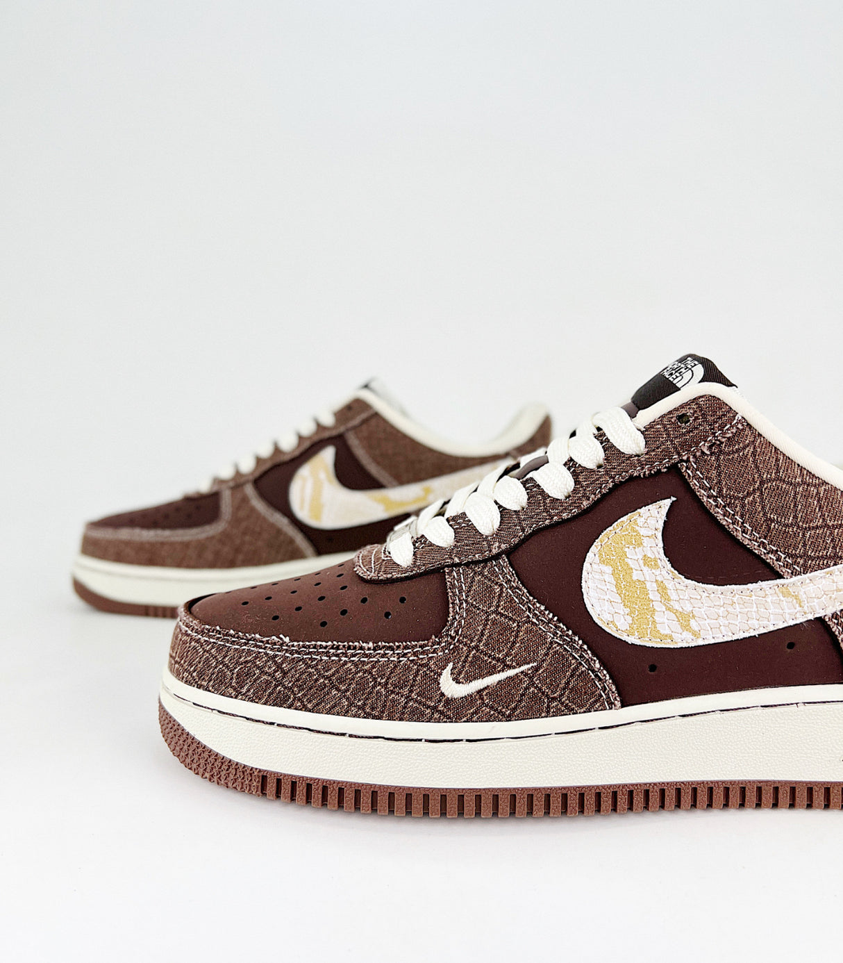 Nike Air Force 1 brown “the north face”